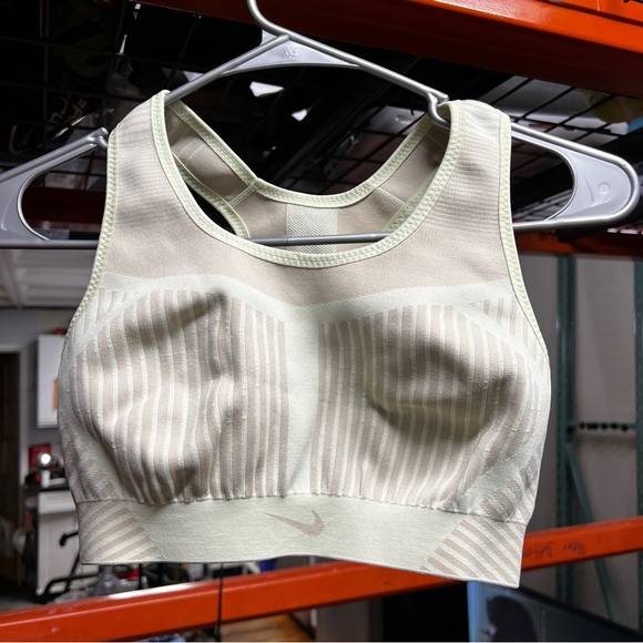 Nike Flynit Sports Bra Green Size Medium - Picture 6 of 6